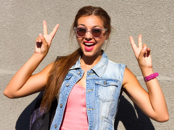 Muito jovem hipster menina — Fotografia de Stock