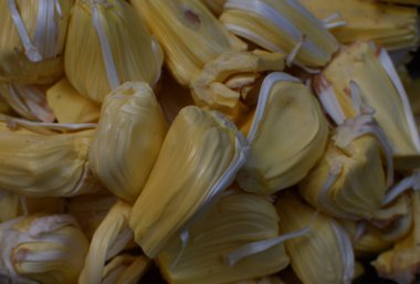 Pişirmeden önce çiğ meyve eti