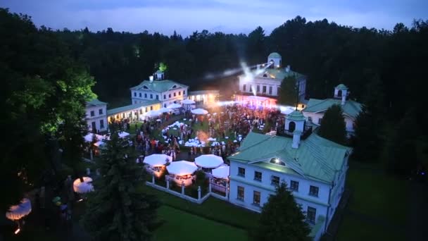 Fiesta al aire libre — Vídeo de stock