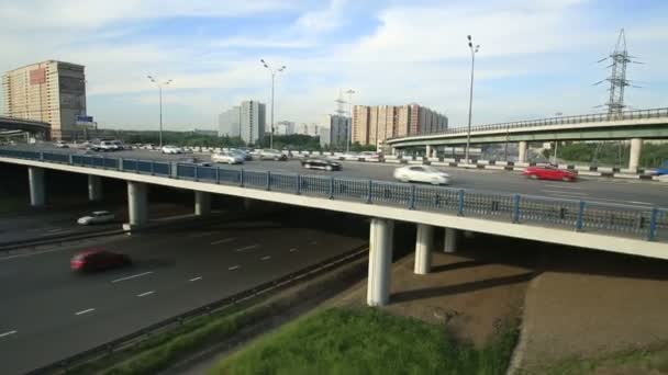 Vista aérea del intercambio de carreteras en la ciudad de Moscú — Vídeos de Stock