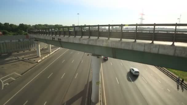 Vista aérea del intercambio de carreteras en la ciudad de Moscú — Vídeo de stock