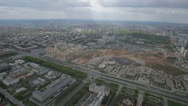 Panorama de Moscú desde la altura del vuelo de las aves — Vídeos de Stock