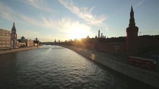 Moskauer Kreml bei Sonnenuntergang — Stockvideo