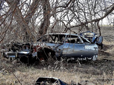 Gümüş renkli araba kadar eski dövmek