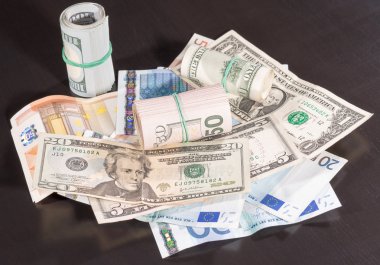 dolar ve euro üzerinde bir tablo