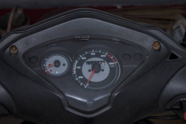 İki tekerlekli scooter 'ın aygıt konsolu.