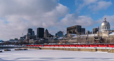 Old Port Montreal 'de soğuk bir gün.