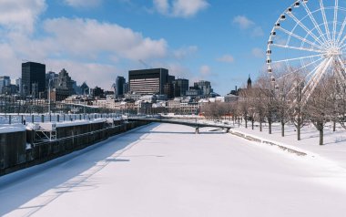 Old Port Montreal 'de soğuk bir gün.