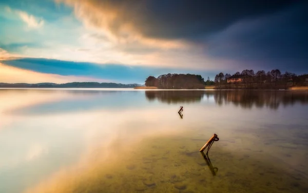 Long exposure lake landscape — Stock Photo, Image