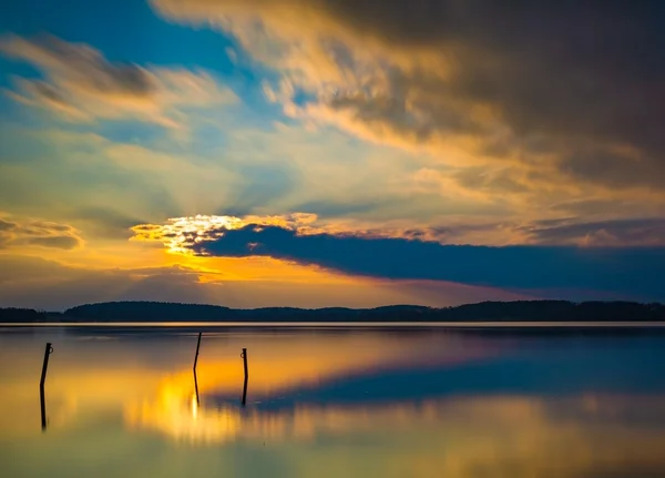 Longa exposição paisagem lago — Fotografia de Stock