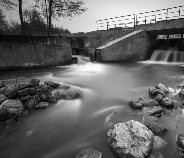 Long exposure photo of dam on river. — Stock Photo, Image
