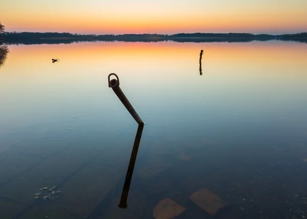 Lake landschap bij zonsondergang — Stockfoto