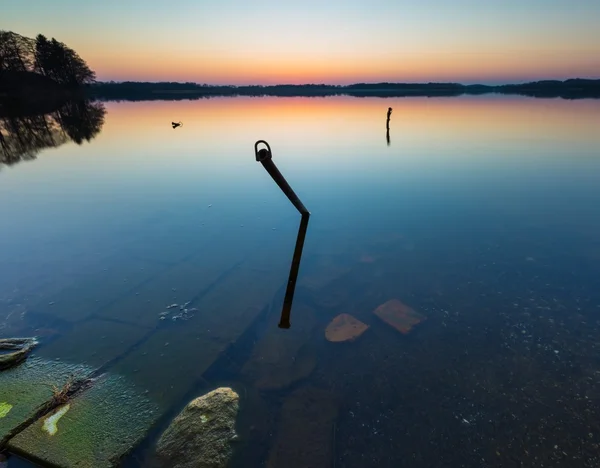 Paisagem do lago ao pôr do sol — Fotografia de Stock