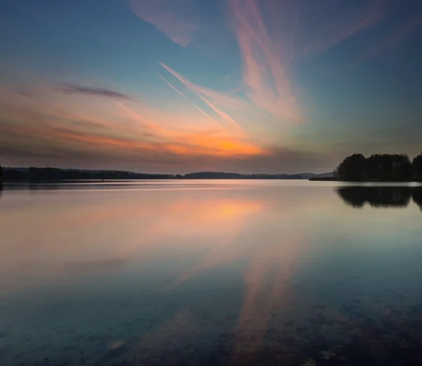 美丽的湖日出景观 — 图库照片