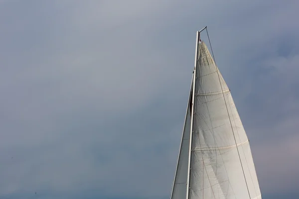 Yacht on lake — Stock Photo, Image