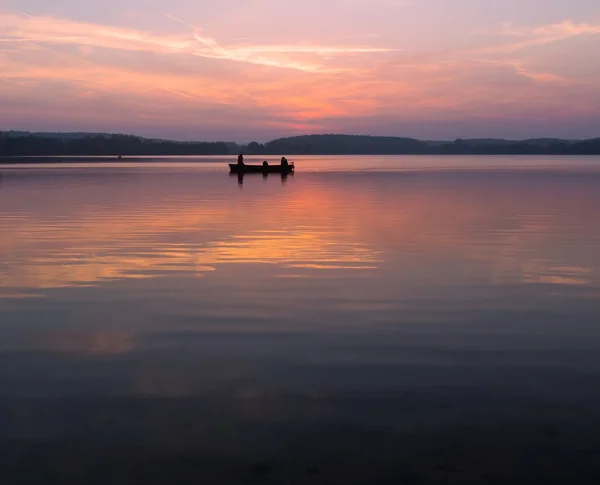Lago dopo il tramonto — Foto Stock