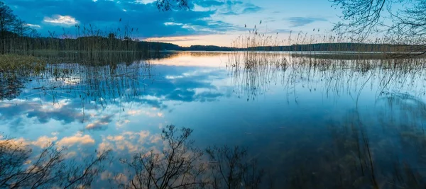 Puesta del sol del lago, paisaje panorámico — Foto de Stock