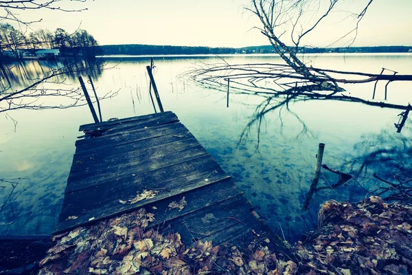 Foto vintage do lago polonês ao pôr do sol — Fotografia de Stock