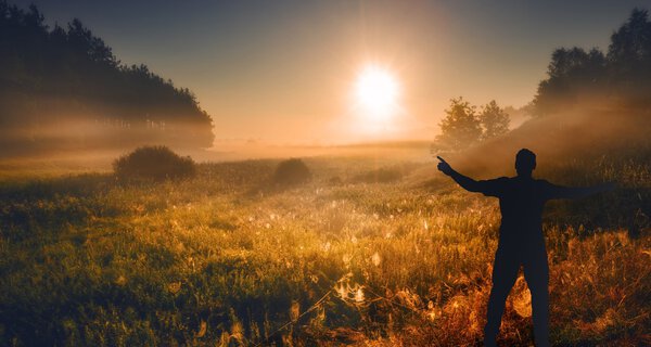 Луг с человеческим силуэтом
