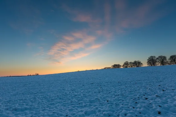 Hermoso paisaje de campo de invierno . — Foto de Stock