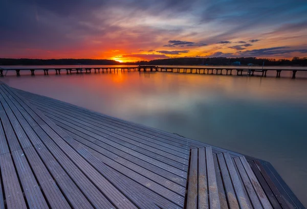 Paesaggio con tramonto vibrante — Foto Stock