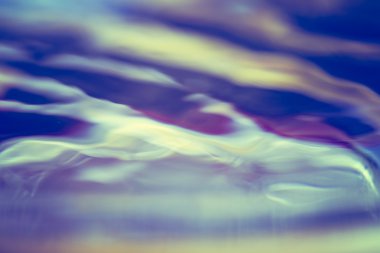 hareketli su yüzeyi