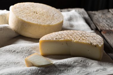 Fransız keçi peyniri 