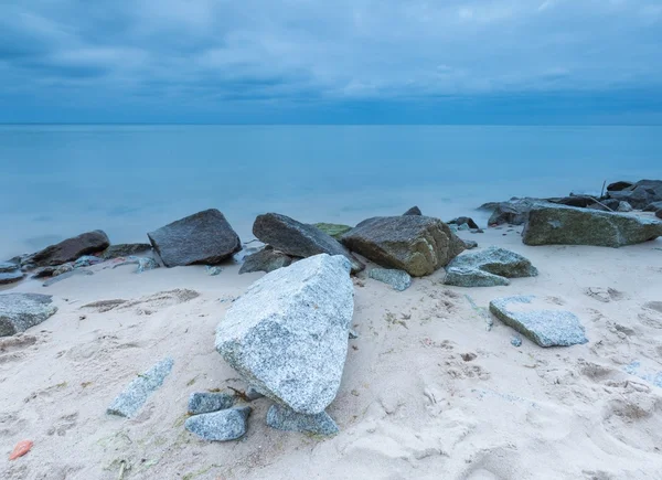 多岩石的波罗的海海岸 — 图库照片