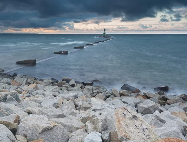 Hermoso paisaje marino dramático del mar Báltico — Foto de Stock
