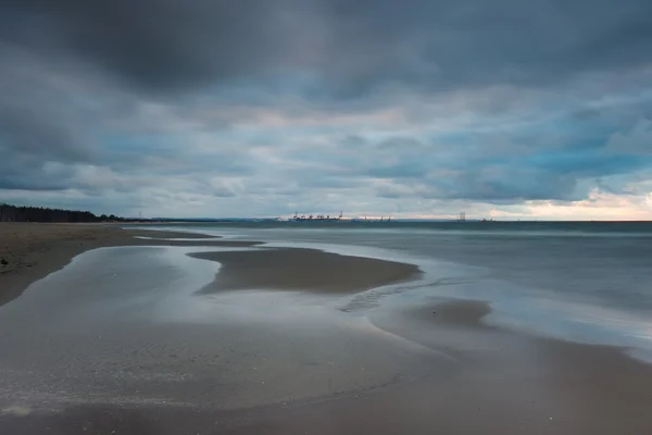 Beau paysage marin dramatique de la mer Baltique — Photo