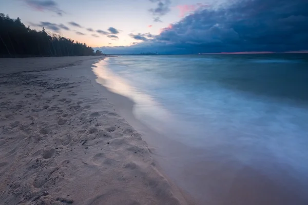 Beautiful seascape with Baltic sea shore after sunset — Stockfoto