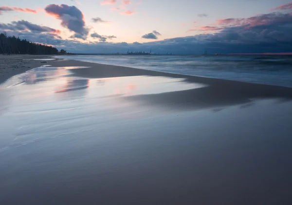 Beautiful seascape with Baltic sea shore after sunset — Φωτογραφία Αρχείου