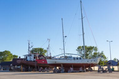 Polonya Limanda demirli gemiler.