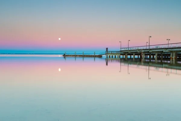 Prachtige houten pier — Stockfoto