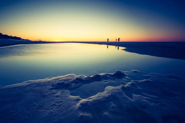 Plage après le coucher du soleil — Photo