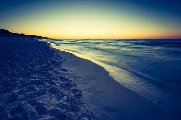 Пляж после заката — стоковое фото