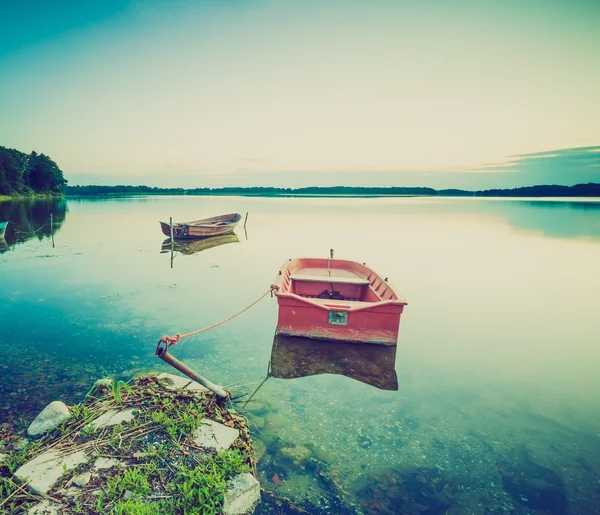 Vintage fotoğraf güzel göl günbatımı