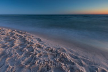 Baltık Denizi üzerinde güzel gün batımı