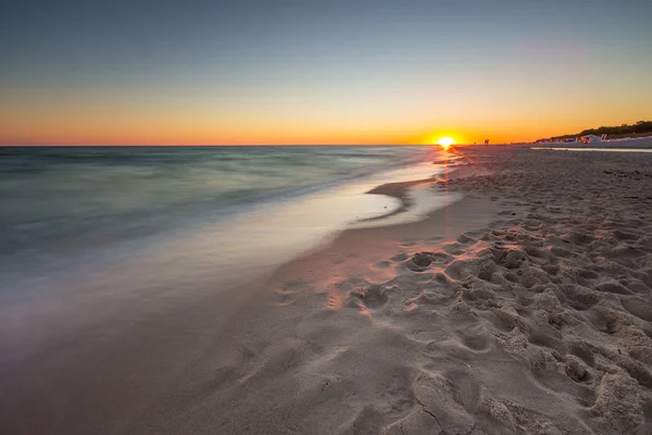 Baltic sea shore efter solnedgången — Stockfoto