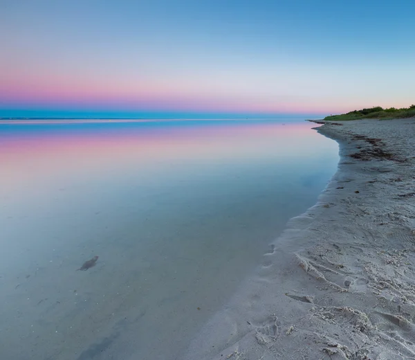 Bella spiaggia prima dell'alba . — Foto Stock