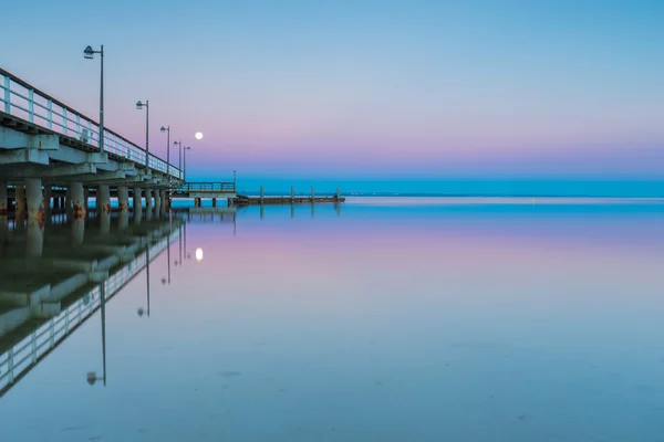 Paesaggio del molo di Jastarnia fotografato prima dell'alba — Foto Stock