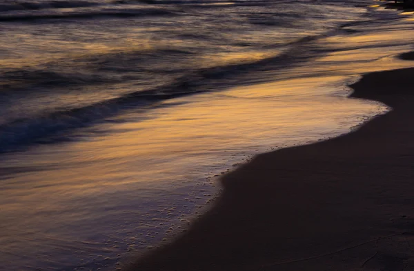 夕暮れ時の美しいバルト海ビーチ — ストック写真