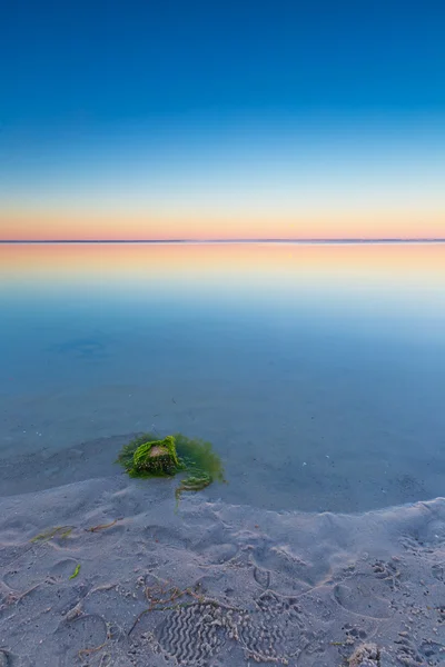 Beautiful seascape of Bay before sunrise — Stock Photo, Image