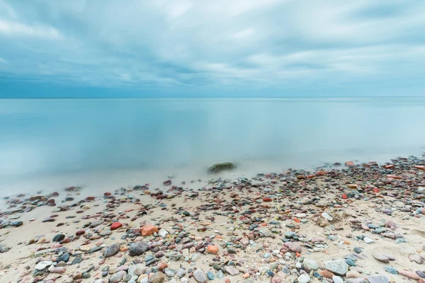 Orilla rocosa del mar Báltico — Foto de Stock
