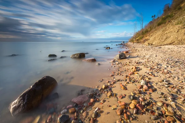 Costa rocciosa del Mar Baltico — Foto Stock