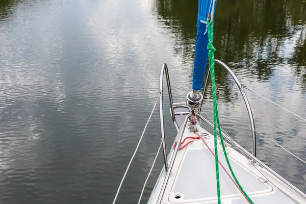 Beutiful lake gefotografeerd van jacht — Stockfoto