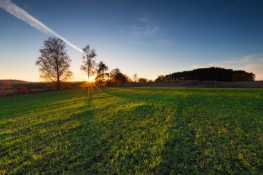 Güzel sonbahar günbatımı manzara