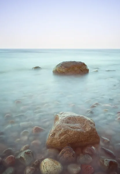 Mar Baltico con pietre — Foto Stock