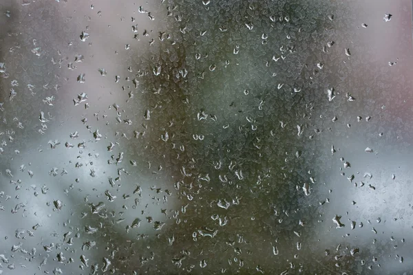 Краплі води на брудному вікні — стокове фото