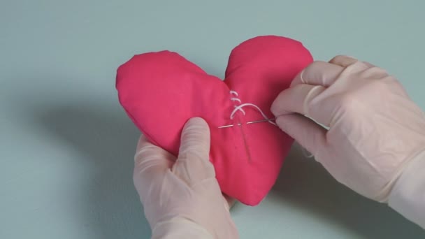 Corazón Roto Sutura Puntada Forma Corazón Amor Concepto Cuidado Salud — Vídeos de Stock